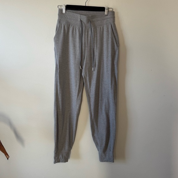 lululemon athletica Pants - Lululemon Ready to Rulu High-Rise Jogger in
Heathered Raceway Grey
